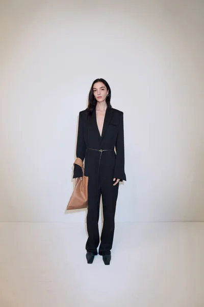Look 16